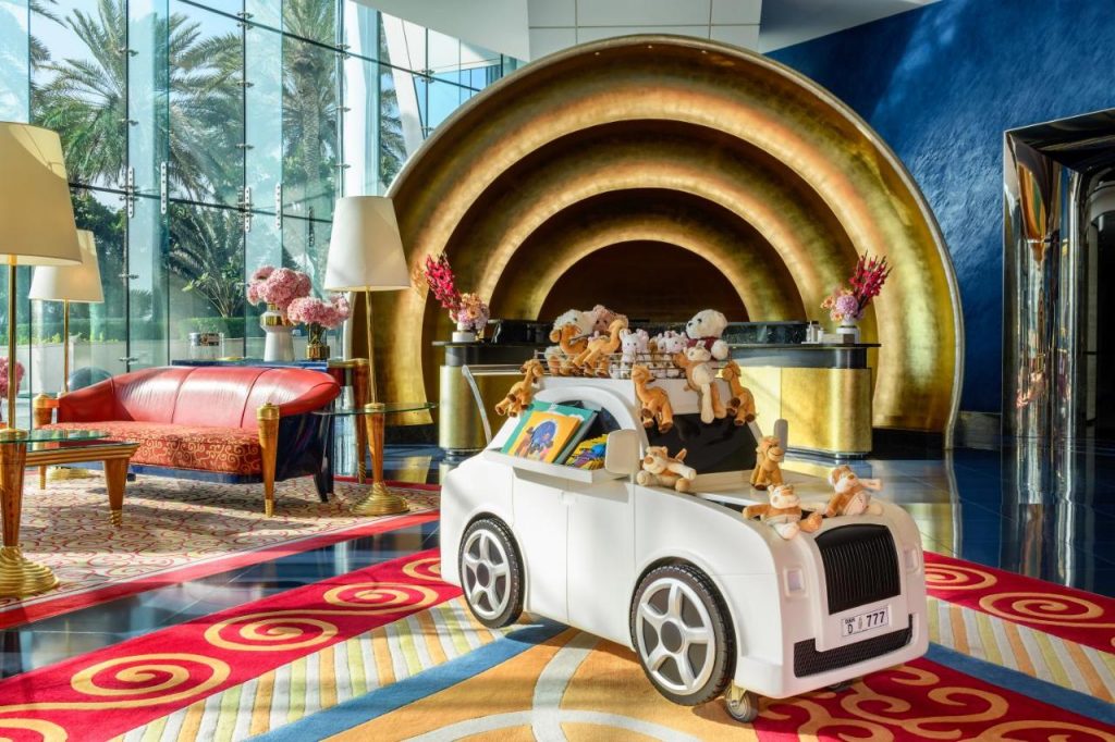 Burj Al Arab Hotel: Das ultimative Reiseziel für Ihre Flitterwochen in Dubai - Image 2