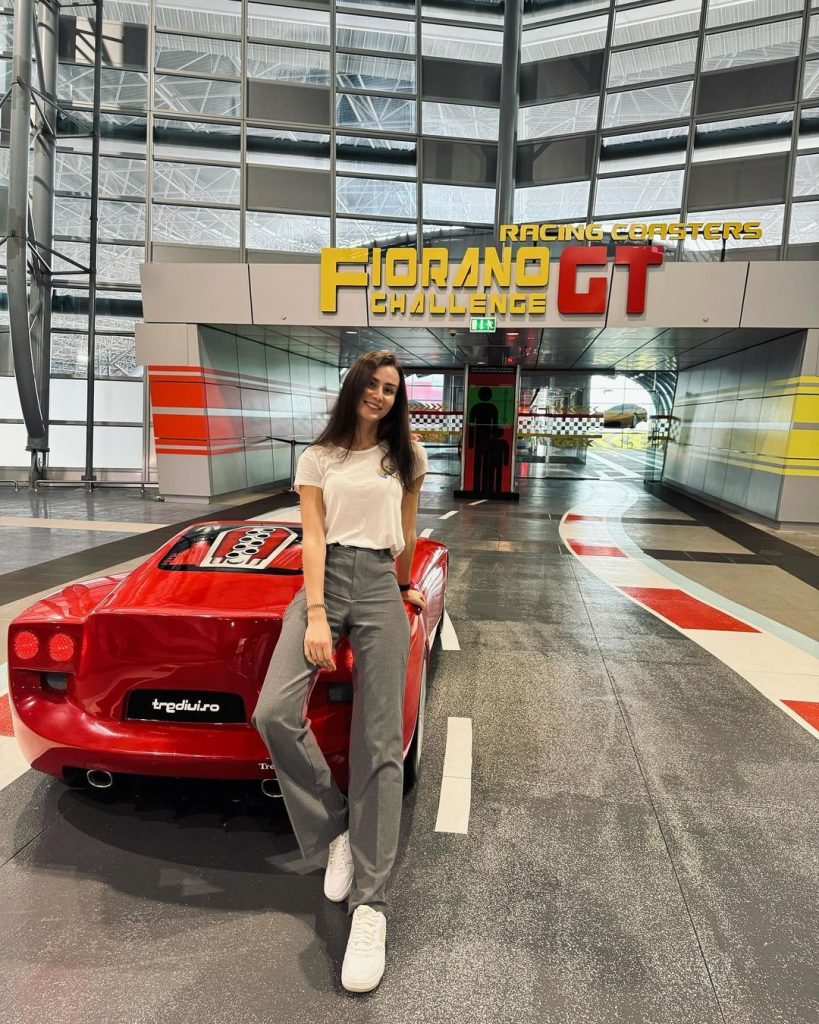 دليل العائلة إلى مدينة عالم فيراري أبوظبي ومراجعات الألعاب: كل ما تحتاج لمعرفته قبل الزيارة - Image 3