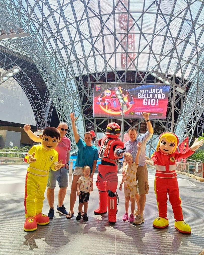 دليل العائلة إلى مدينة عالم فيراري أبوظبي ومراجعات الألعاب: كل ما تحتاج لمعرفته قبل الزيارة - Image 4